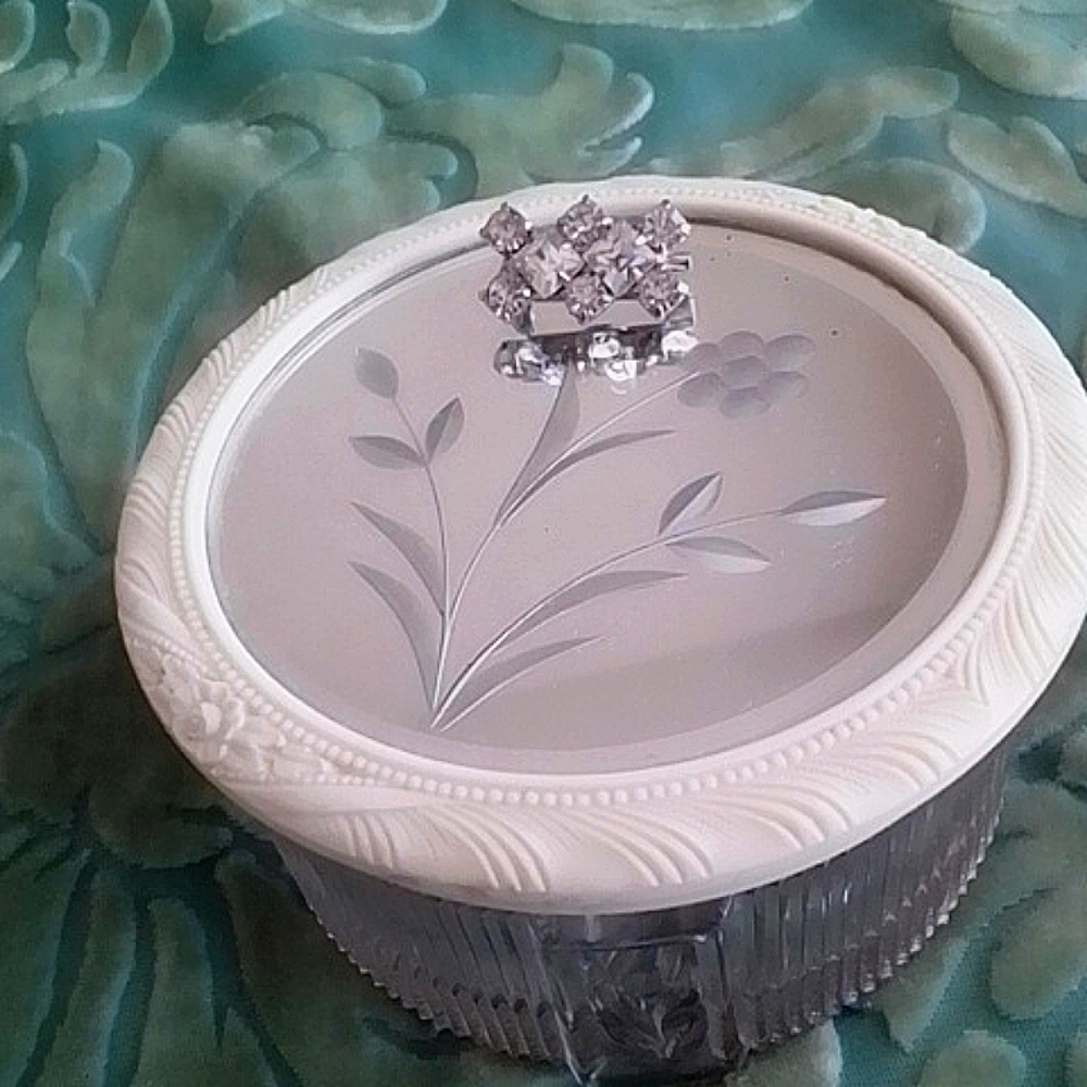 Vintage brooch with faux diamonds and silver backing